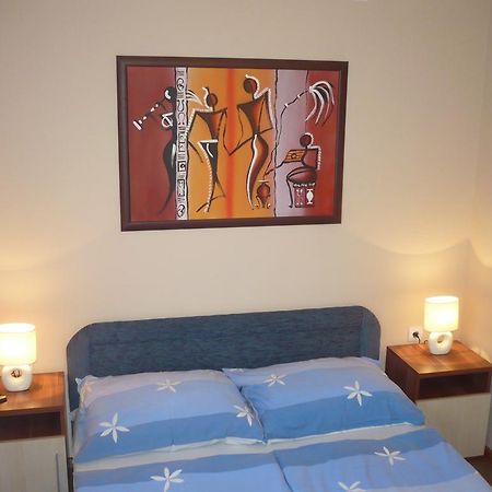 Eszter Apartmanhaz Hajduszoboszlo Ngoại thất bức ảnh