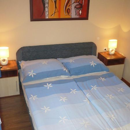 Eszter Apartmanhaz Hajduszoboszlo Ngoại thất bức ảnh
