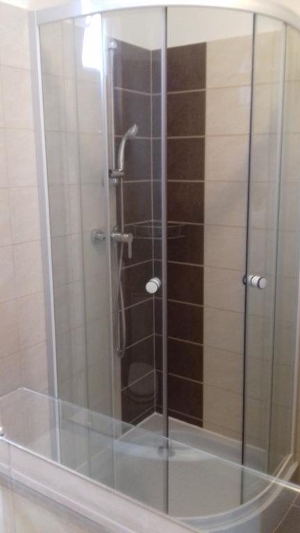 Eszter Apartmanhaz Hajduszoboszlo Ngoại thất bức ảnh