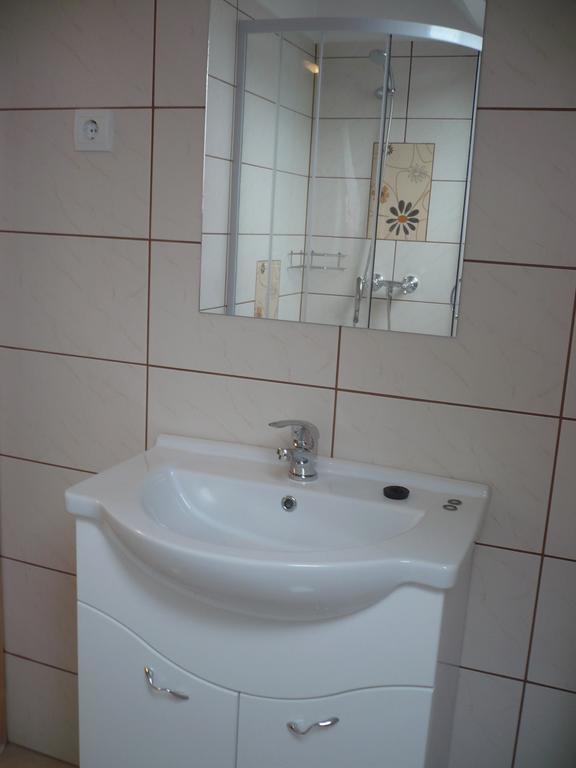 Eszter Apartmanhaz Hajduszoboszlo Ngoại thất bức ảnh
