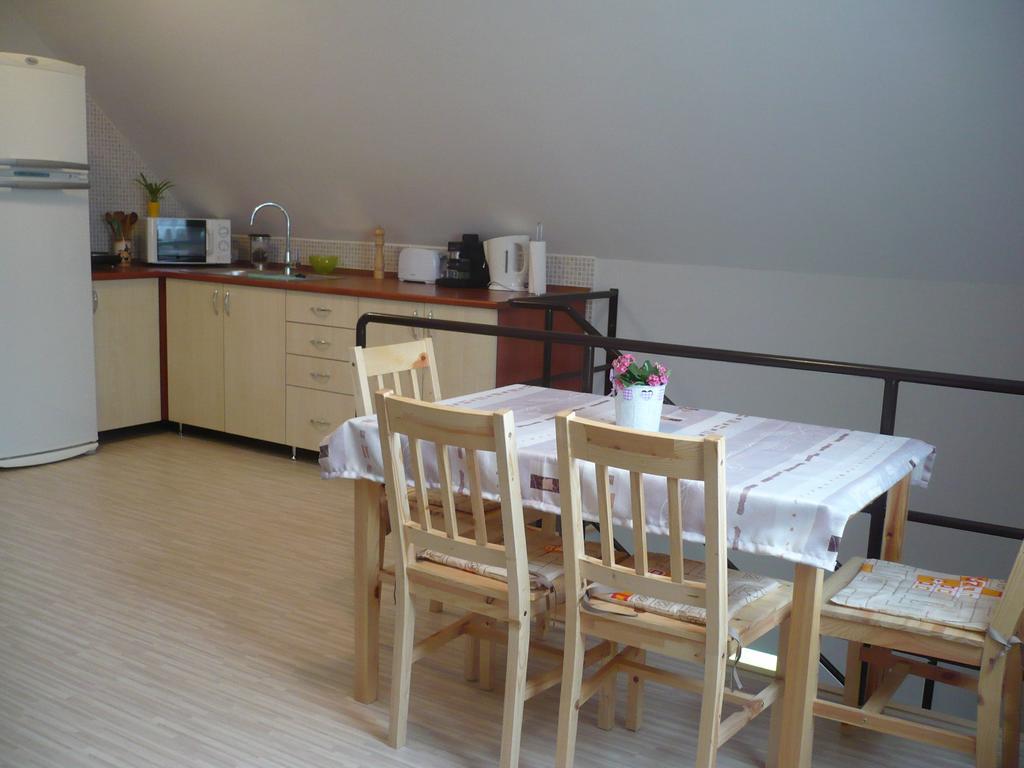 Eszter Apartmanhaz Hajduszoboszlo Ngoại thất bức ảnh