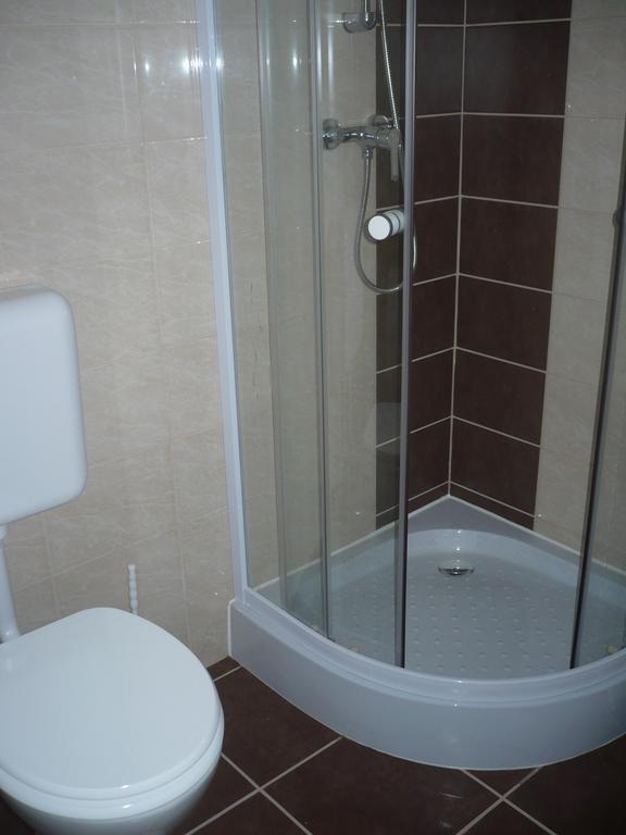 Eszter Apartmanhaz Hajduszoboszlo Ngoại thất bức ảnh