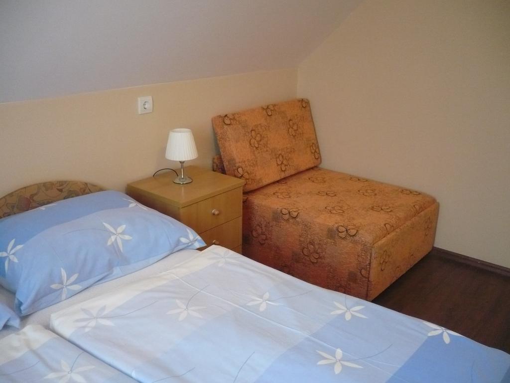 Eszter Apartmanhaz Hajduszoboszlo Ngoại thất bức ảnh