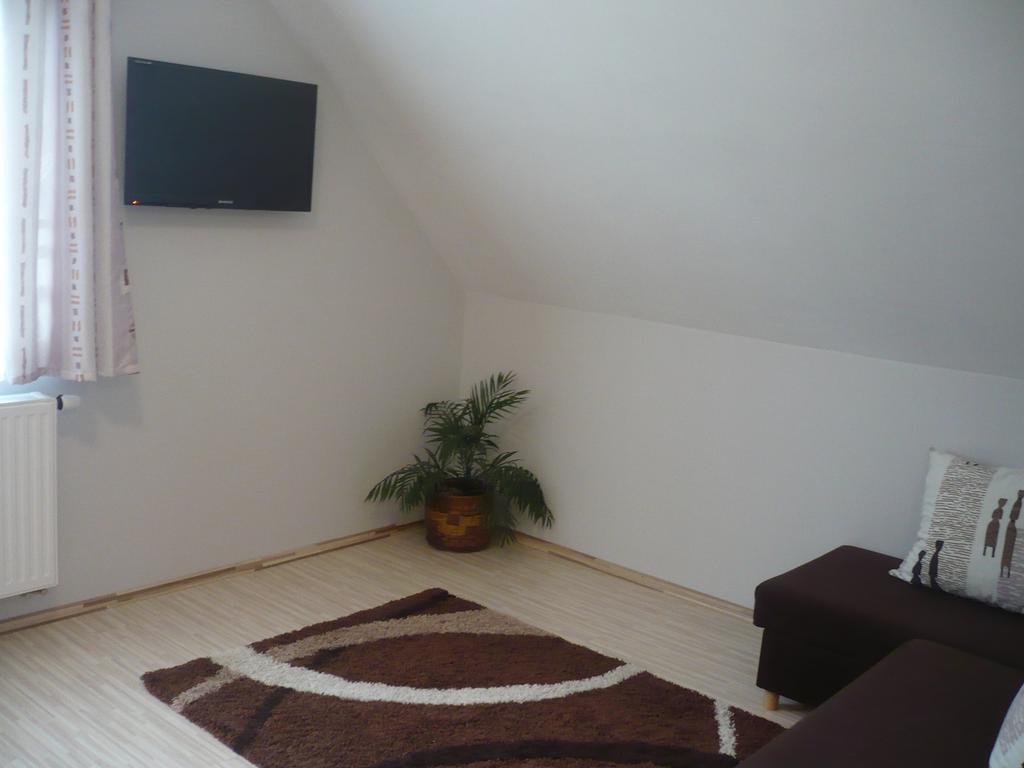 Eszter Apartmanhaz Hajduszoboszlo Ngoại thất bức ảnh