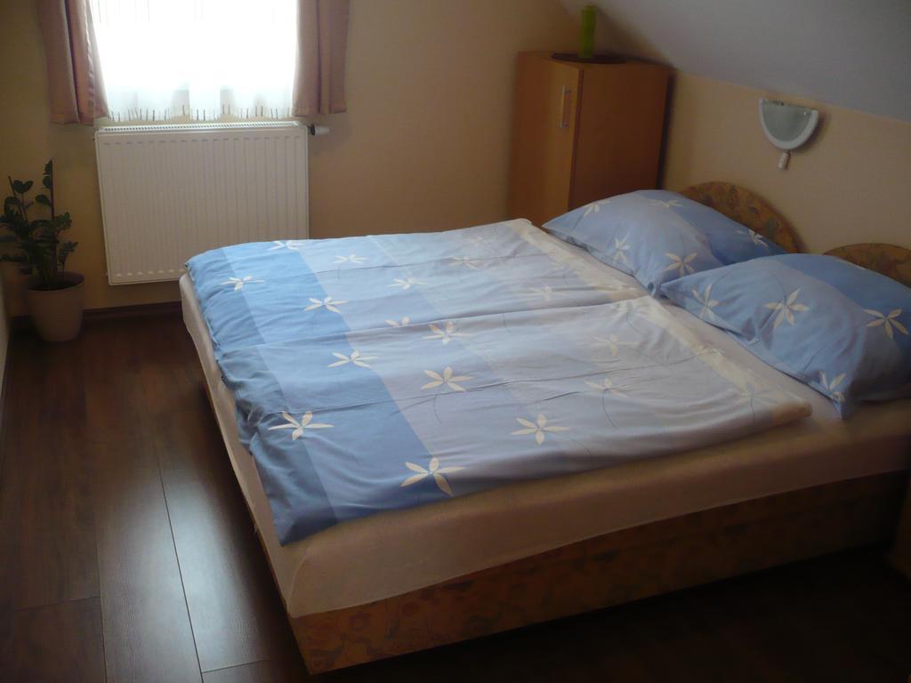 Eszter Apartmanhaz Hajduszoboszlo Ngoại thất bức ảnh