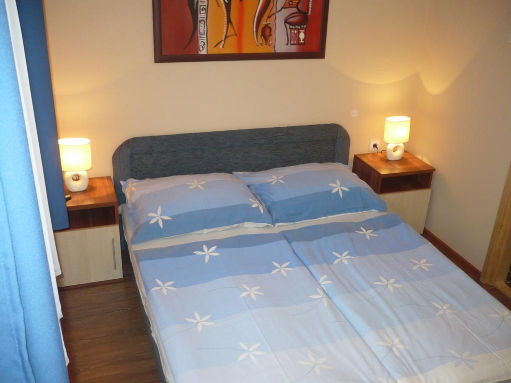 Eszter Apartmanhaz Hajduszoboszlo Ngoại thất bức ảnh