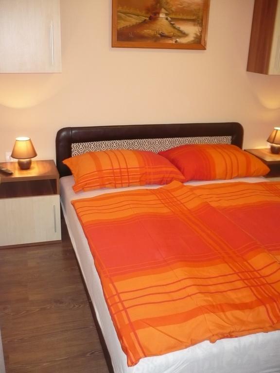 Eszter Apartmanhaz Hajduszoboszlo Ngoại thất bức ảnh